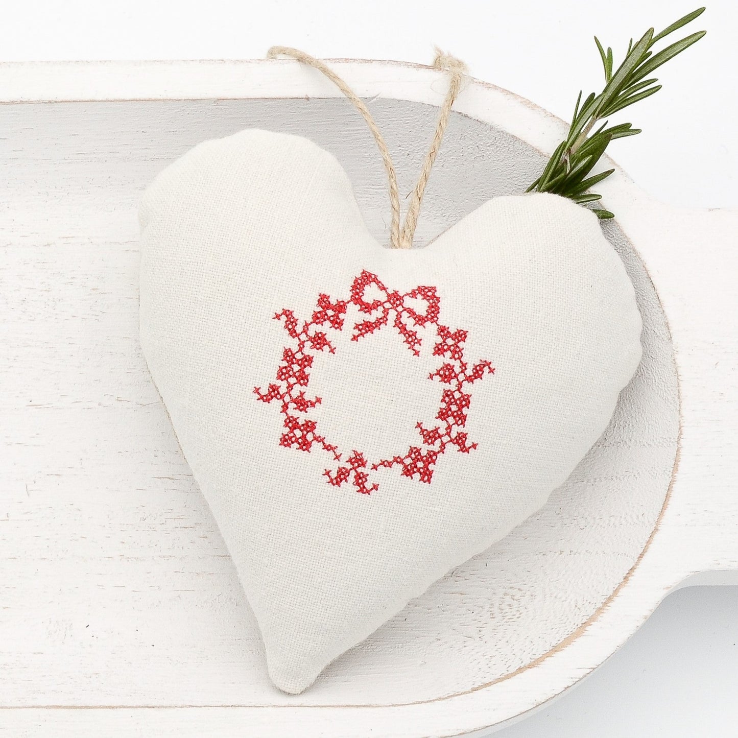 Antique European white linen lavender sachet heart, Christmas wreath embroidered in red cross stitch, hemp twine tie, filled with high quality lavender from Provence France